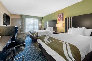 Premium bedding, in-room safe, desk, laptop workspace - Quality Inn & Suites Brooksville I-75/Dade City (Brooksville)