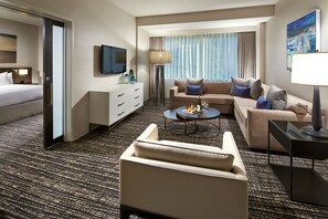 37 インチの薄型テレビ (ケーブル放送視聴可)、テレビ、有料ムービー