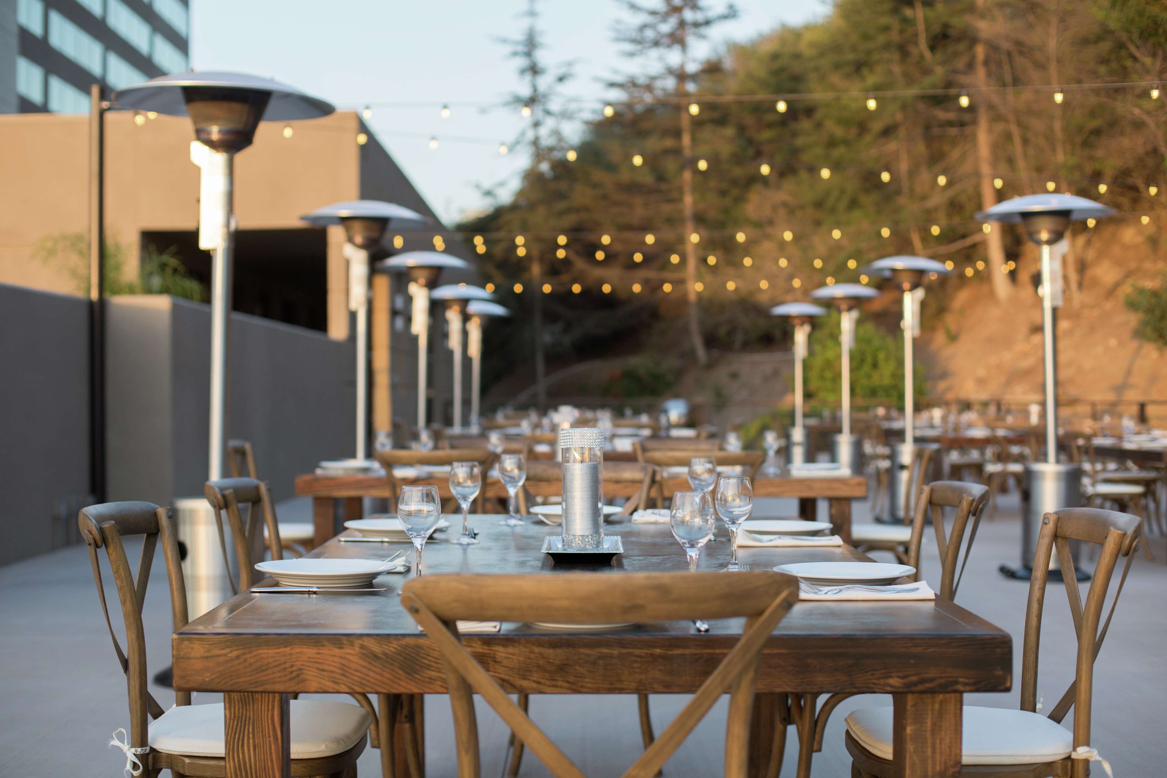 Breakfast, lunch and dinner served