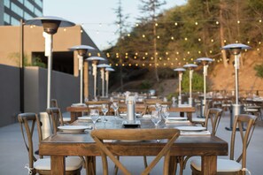 Breakfast, lunch and dinner served - Hilton San Diego Mission Valley (San Diego)