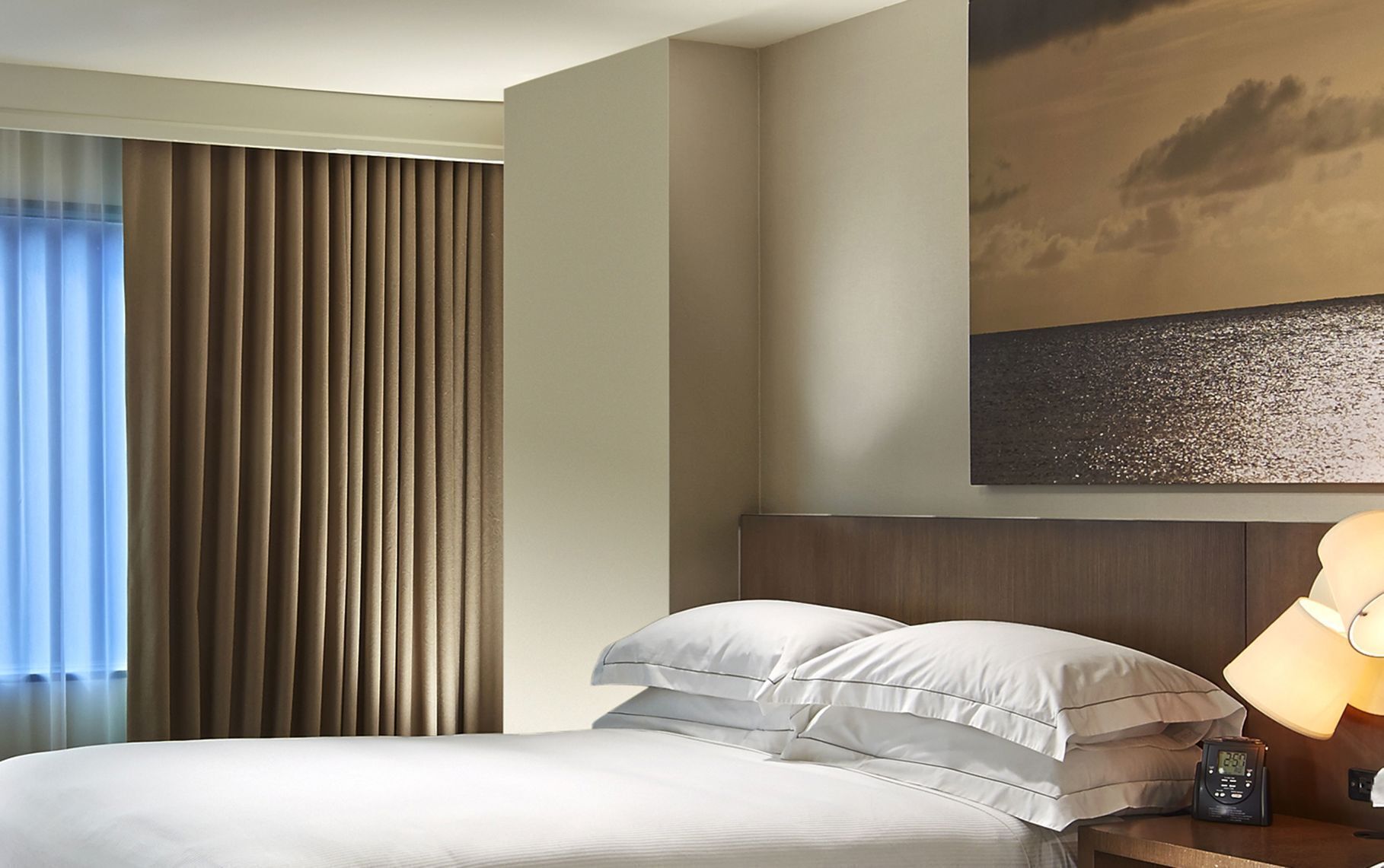 Surmatelas, coffres-forts dans les chambres, bureau