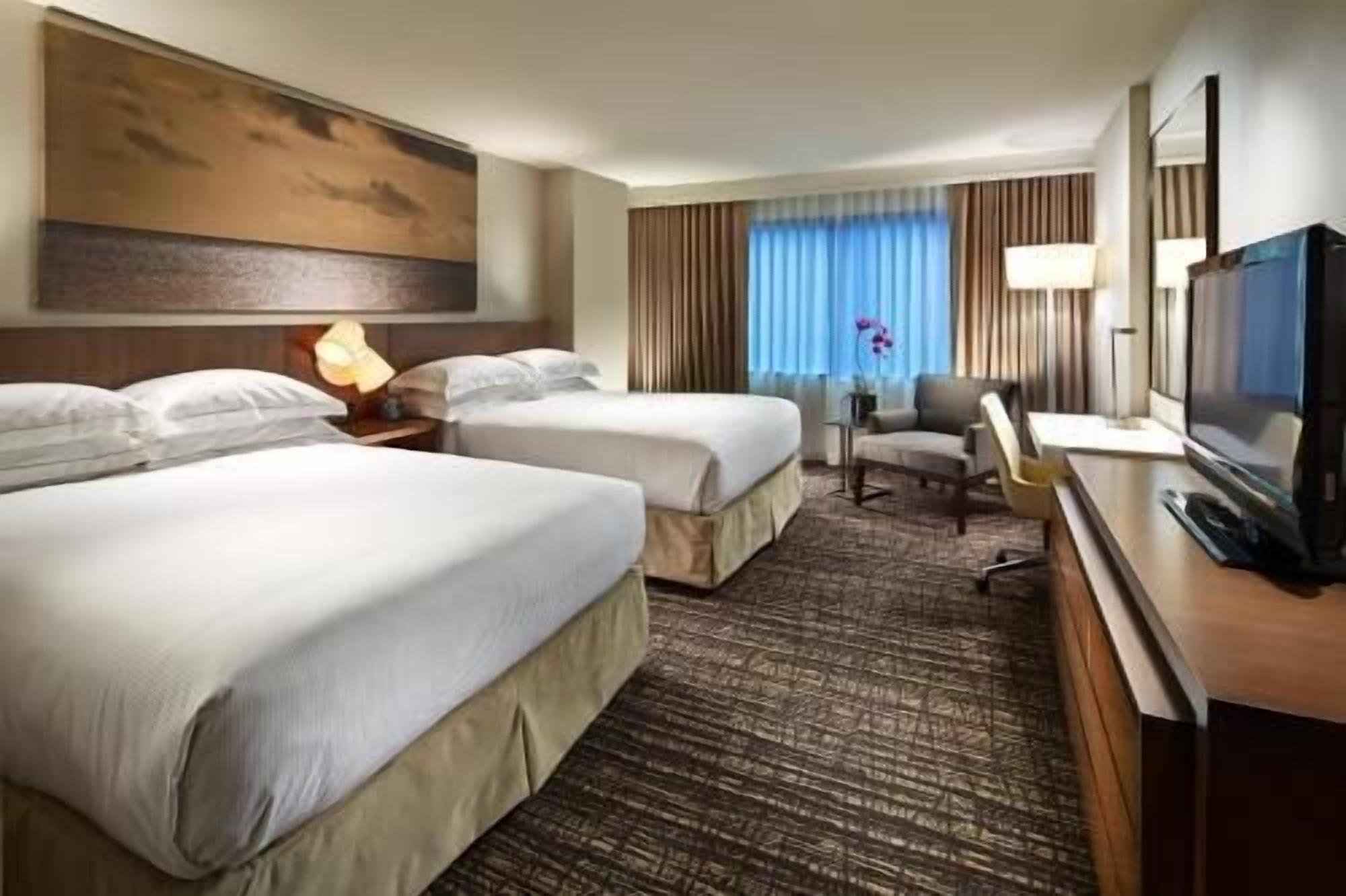 Surmatelas, coffres-forts dans les chambres, bureau