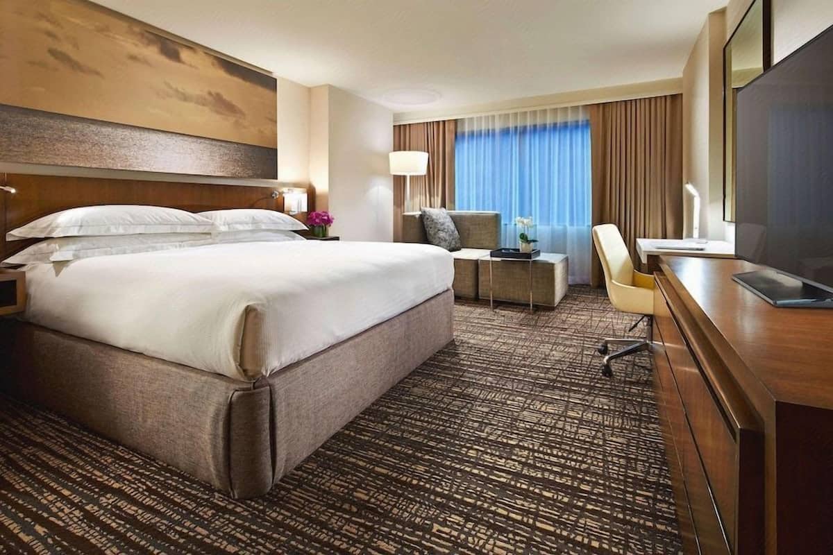 Pillowtop beds, in-room safe, desk, laptop workspace
