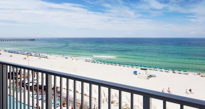 Holiday Inn Express & Suites Panama City Beach - Beachfront by IHG