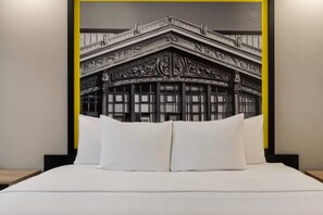 Suite, 1 King Bed, Non Smoking | Jetted tub