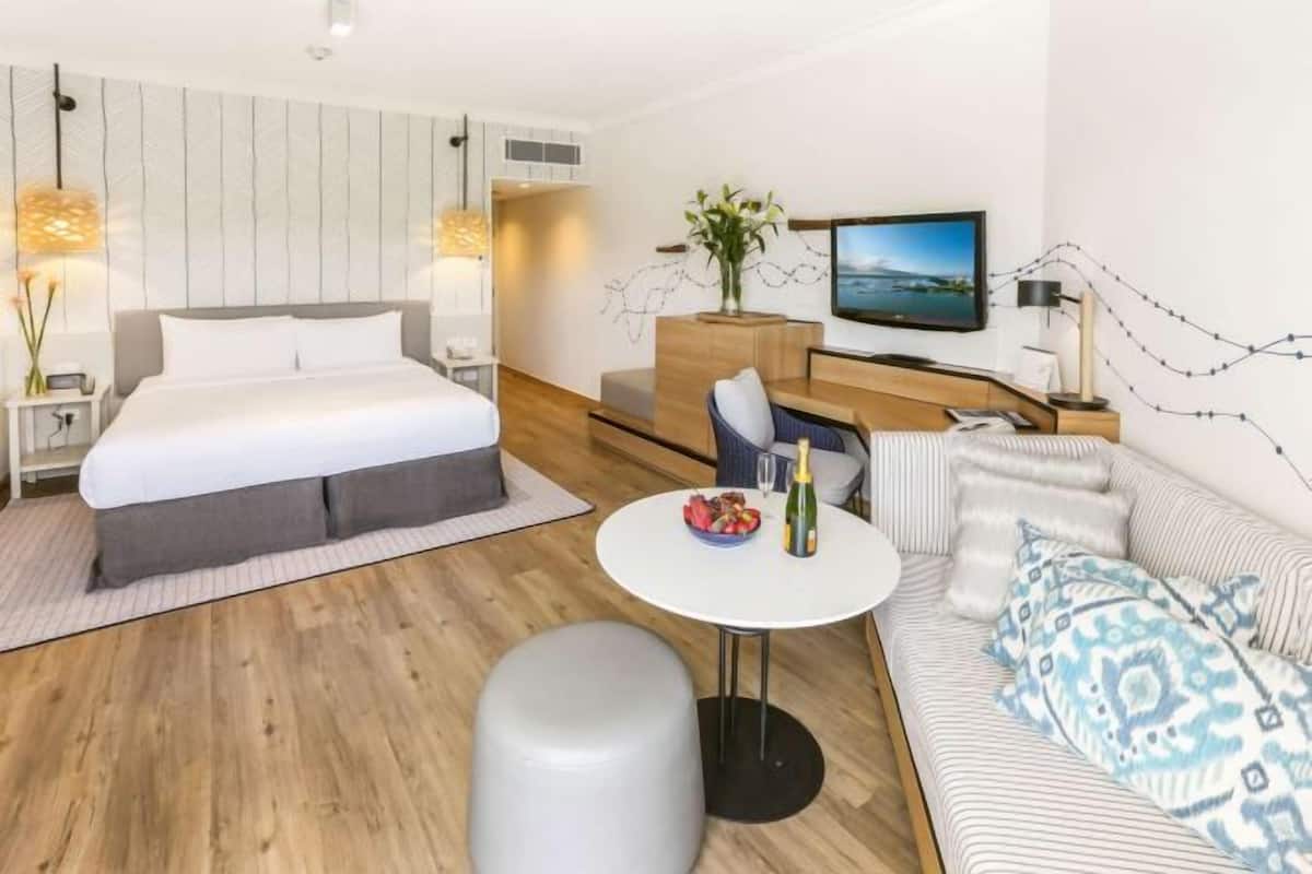 1 bedroom, Egyptian cotton sheets, premium bedding, minibar