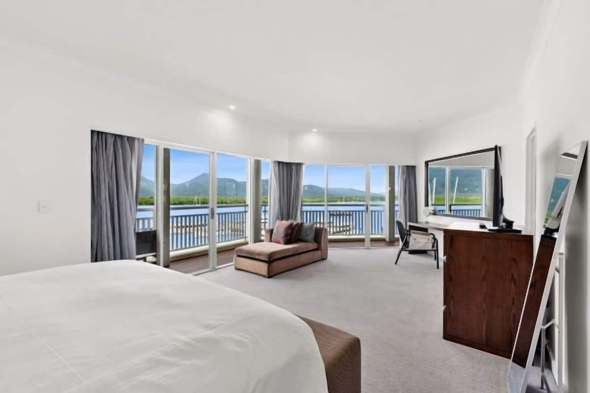 1 bedroom, Egyptian cotton sheets, premium bedding, minibar