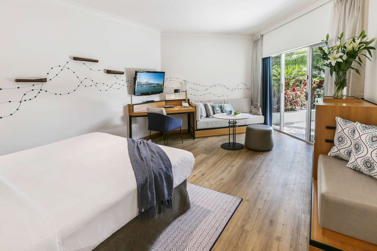 Egyptian cotton sheets, premium bedding, in-room safe, desk