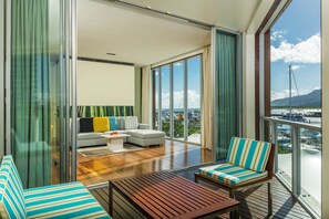 Horizon Club Suite 1 King | Egyptian cotton sheets, premium bedding, minibar, in-room safe