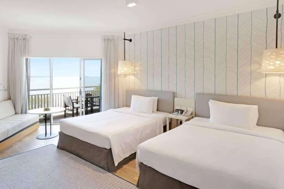 1 bedroom, Egyptian cotton sheets, premium bedding, minibar