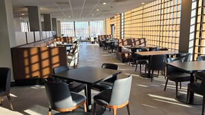 Breakfast area - Wyndham Rochester Downtown (Rochester)