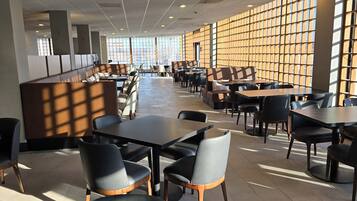 Daily cooked-to-order breakfast for a fee