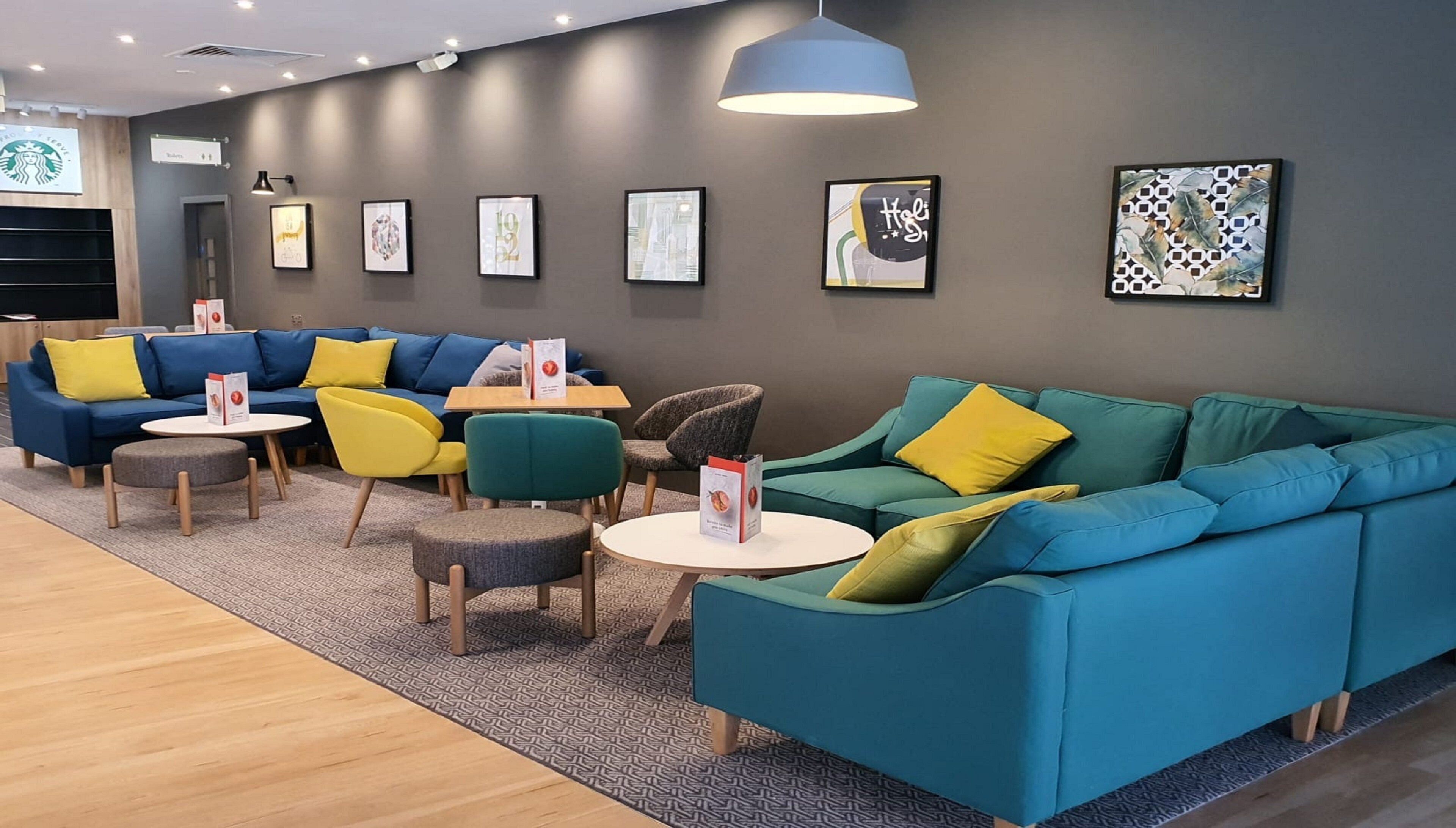 Serves lunch and dinner