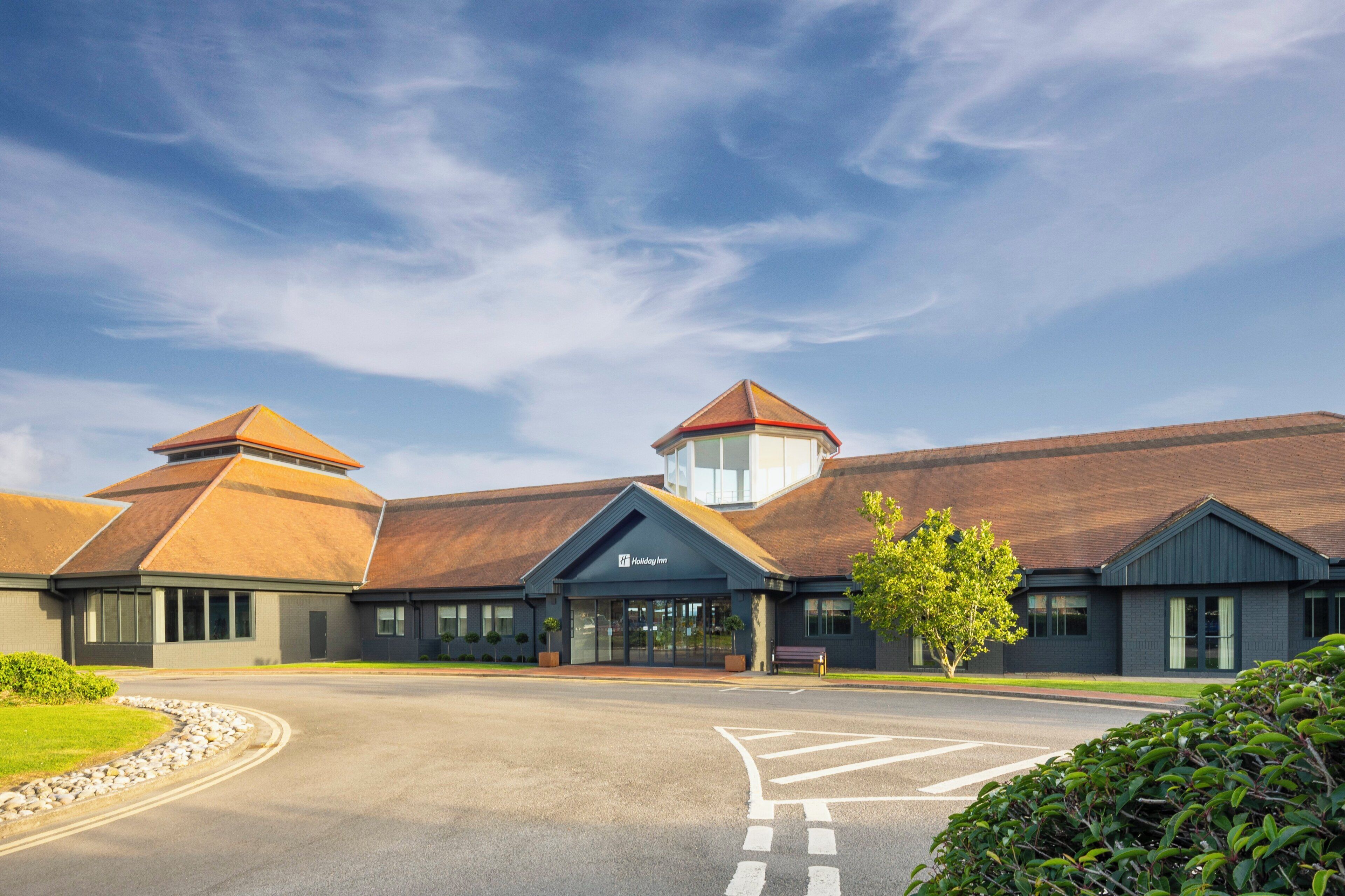 Photo - Holiday Inn Aylesbury by IHG