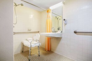 Deluxe Room, 1 King Bed, Accessible, Non Smoking (Mobility Accessible) | Bathroom shower