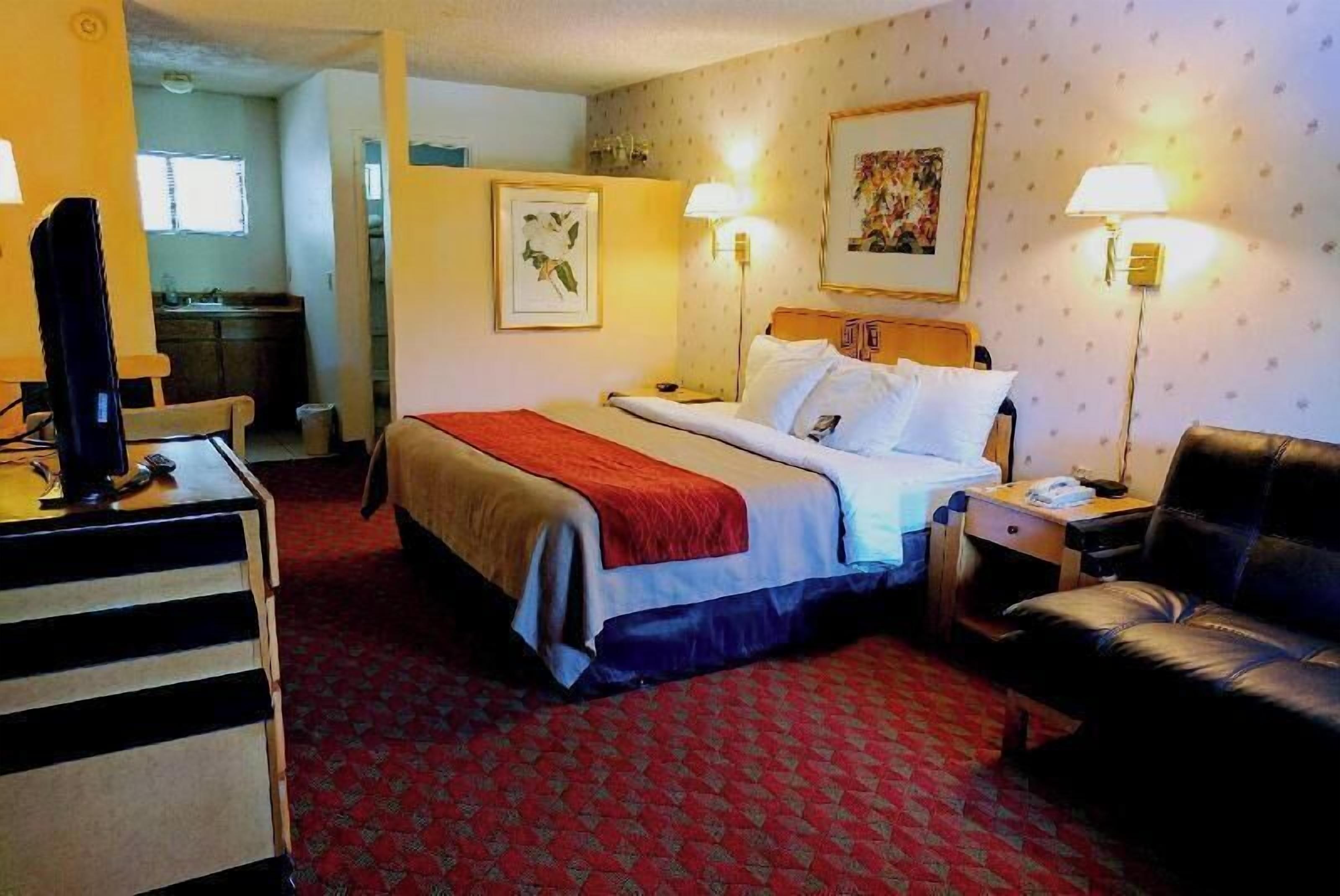 In-room safe, iron/ironing board, free WiFi, bed sheets