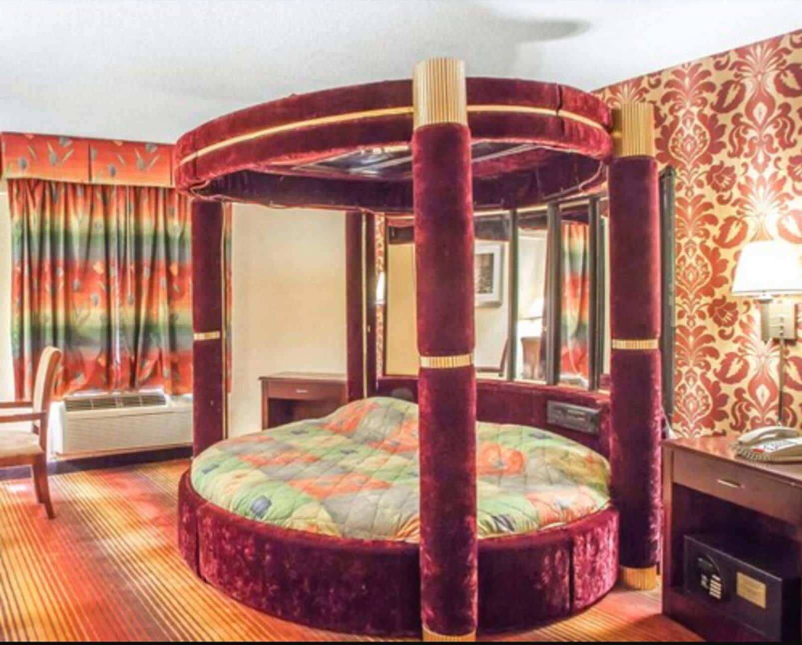Desk, iron/ironing board, rollaway beds, free WiFi
