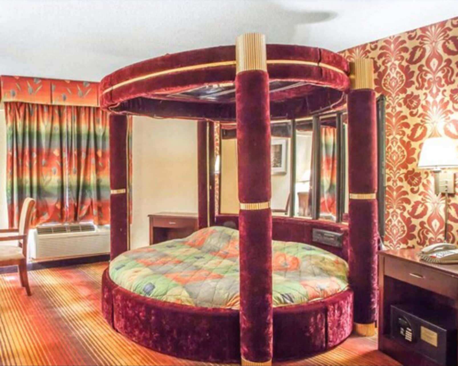 Desk, iron/ironing board, rollaway beds, free WiFi