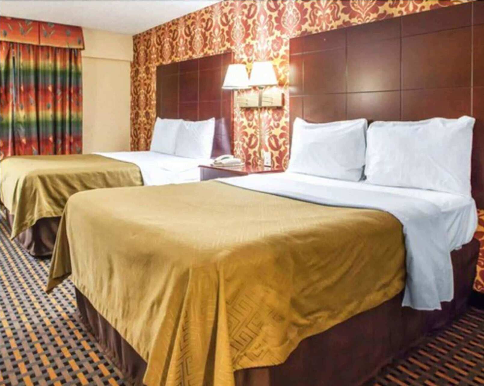 Desk, iron/ironing board, rollaway beds, free WiFi