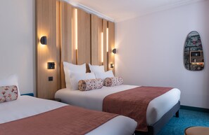In-room safe, desk, soundproofing, free cribs/infant beds - Leonardo Boutique Hotel Paris Opera (Paris)