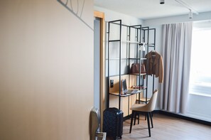 Quarto superior, 1 cama de casal e sofá-cama | Roupas de cama premium, cofres nos quartos, escrivaninha