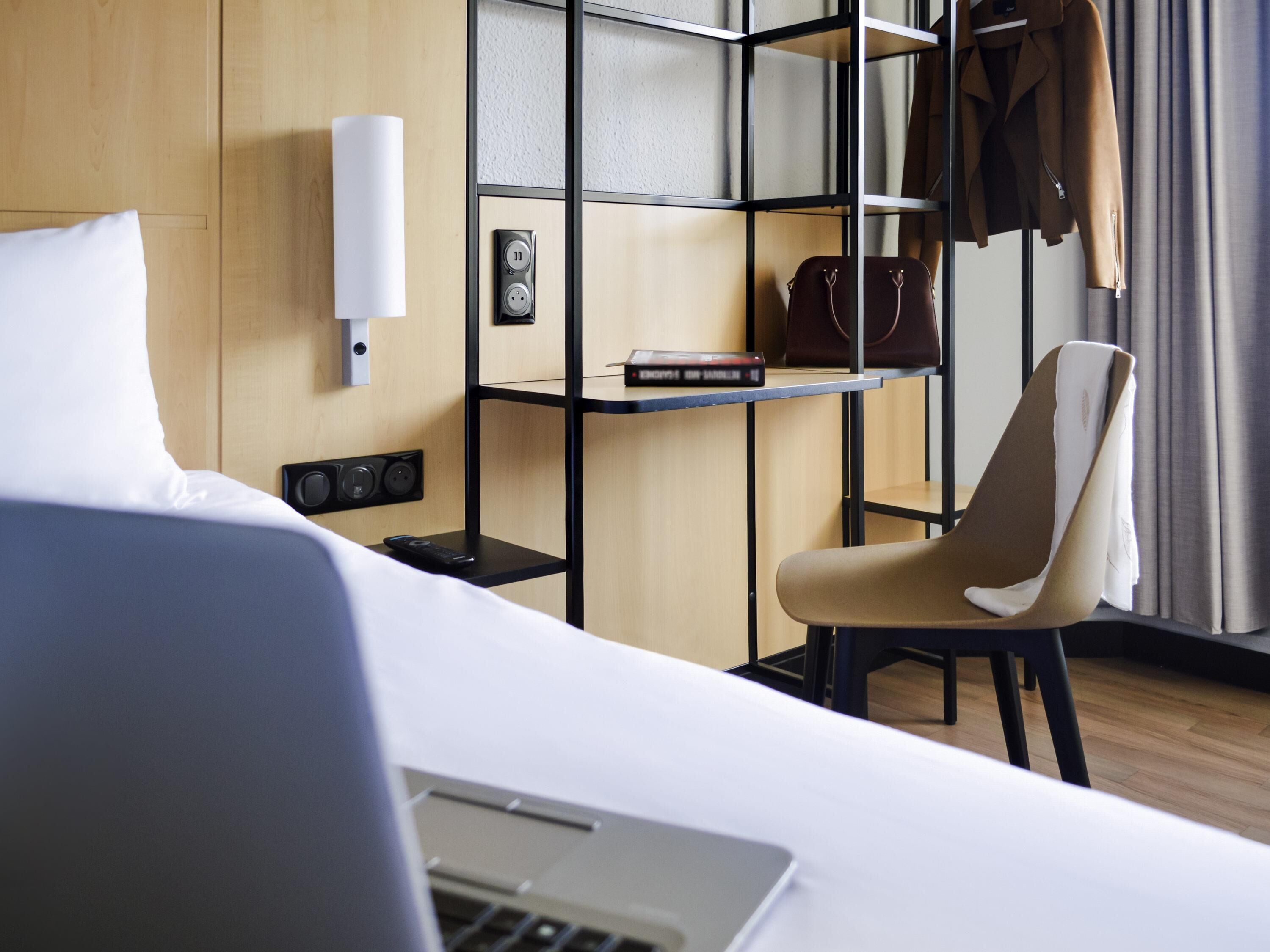 Premium bedding, in-room safe, desk, blackout drapes