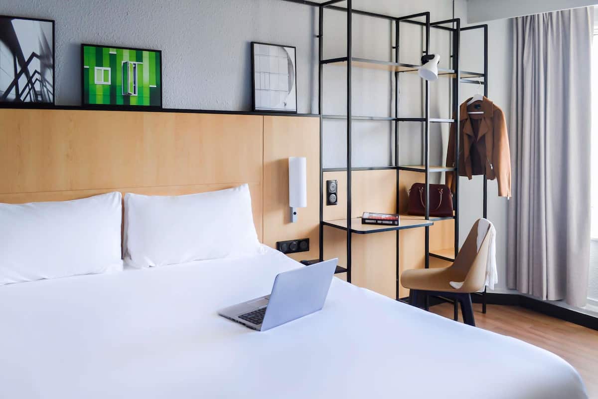 Premium bedding, in-room safe, desk, blackout curtains