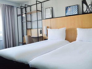 Standard Twin Room, 2 Single Beds | Premium bedding, in-room safe, desk, blackout curtains