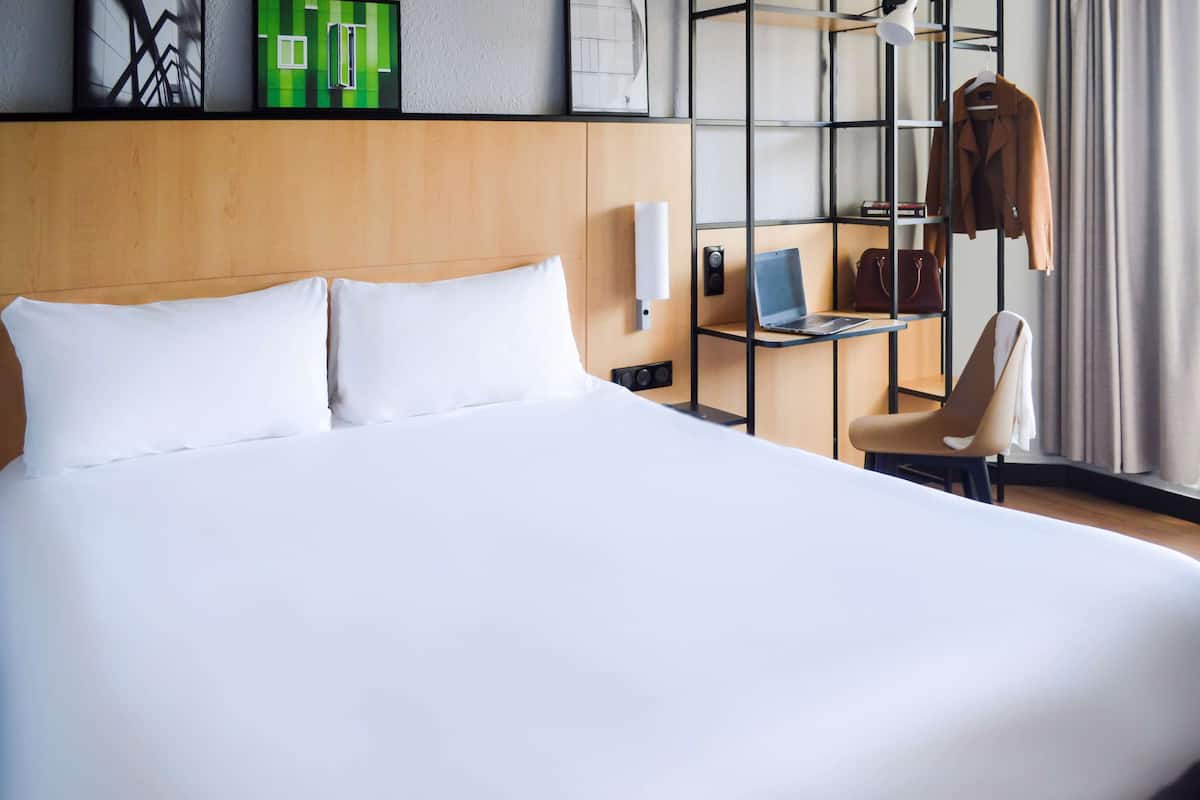 Premium bedding, in-room safe, desk, blackout curtains