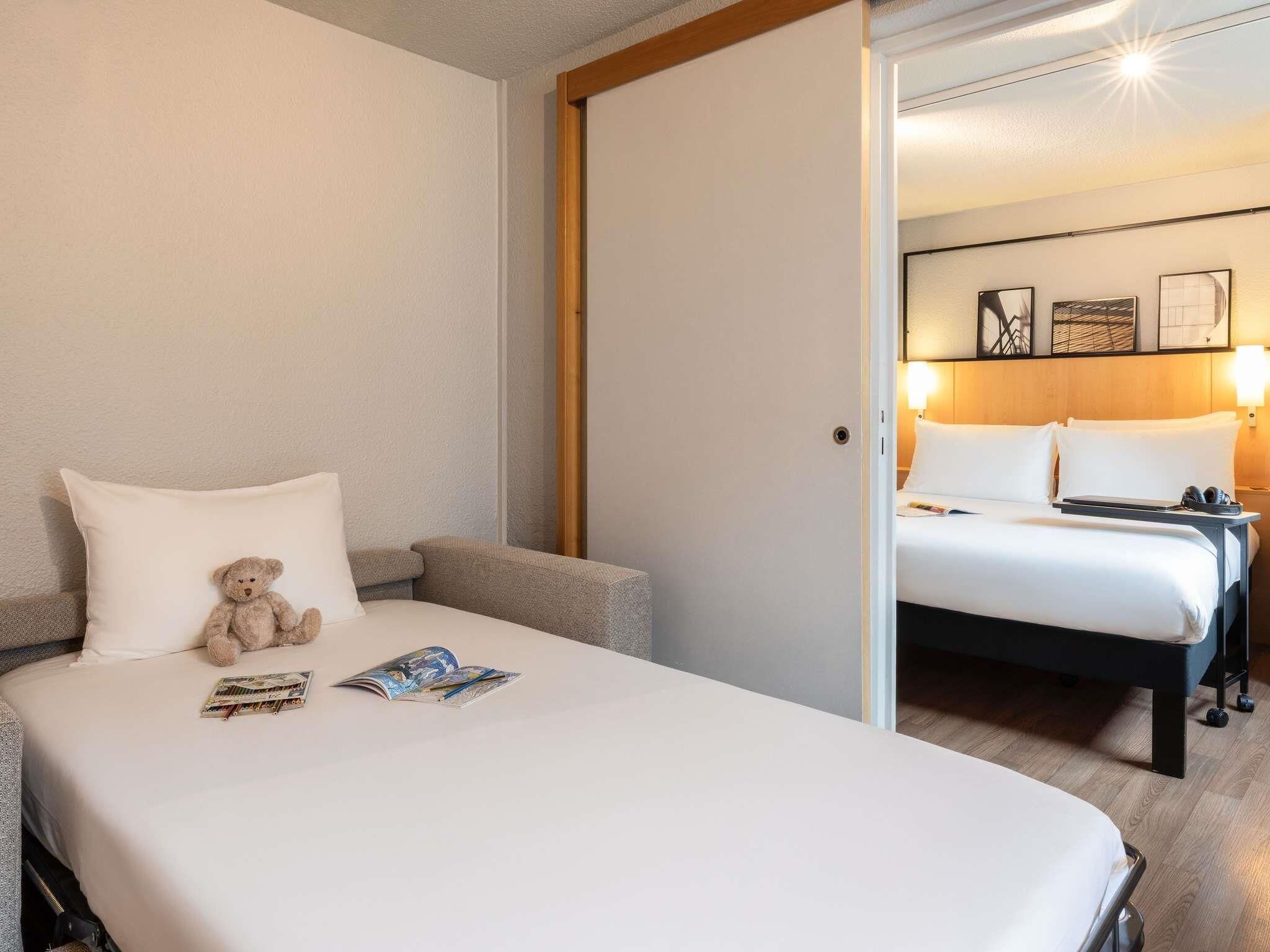 Quarto superior, 1 cama de casal e sofá-cama | Roupas de cama premium, cofres nos quartos, escrivaninha