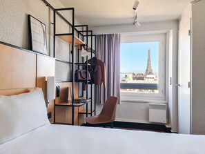 Habitació estàndard, 1 llit doble, torre (Eiffel Tower Views) | Roba de llit d'alta qualitat, caixa forta a l'habitació i escriptori 