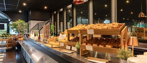 Daily buffet breakfast for a fee
