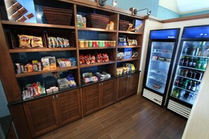 Snack bar - Hampton Inn Morehead City (Morehead City)