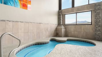 Indoor spa tub
