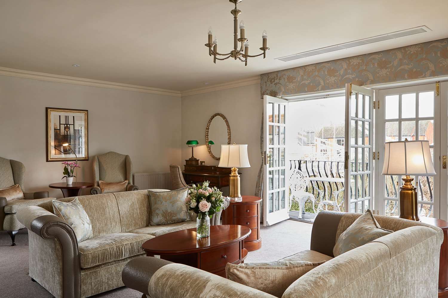 슈피리어 스위트, 더블침대 1개 | 미니바, 객실 내 금고, 책상, 다리미/다리미판