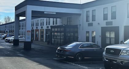 Red Roof Inn & Suites Middleborough