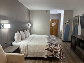 Suite, 1 King Bed, Non Smoking | Desk, iron/ironing board, free WiFi, bed sheets