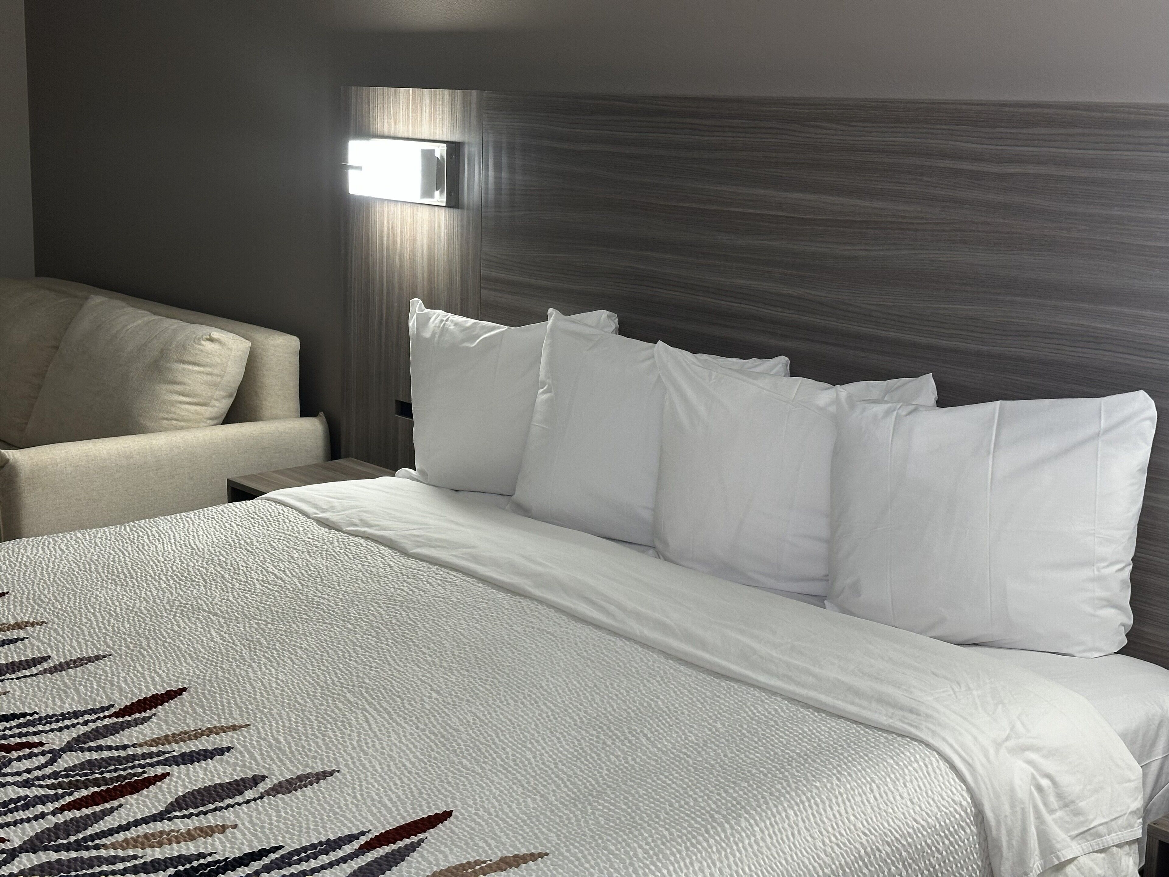 Suite, 1 King Bed, Non Smoking | Desk, iron/ironing board, free WiFi, bed sheets