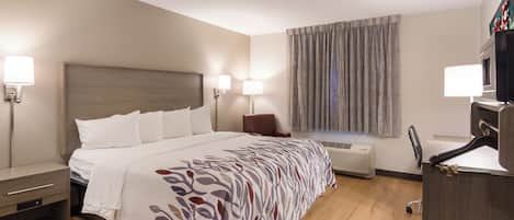 Escrivaninha, ferros/tábuas de passar roupa, Wi-Fi de cortesia