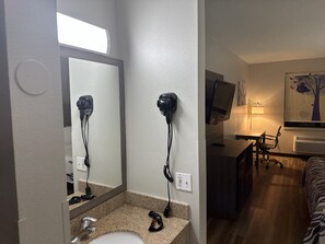 Free toiletries, hair dryer, towels, soap - Red Roof Inn & Suites Middleborough (Middleborough)