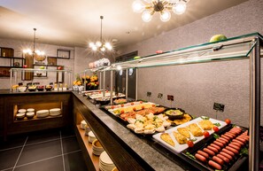 Petit déjeuner continental (20 EUR par personne)