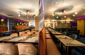 Petit déjeuner continental (20 EUR par personne)