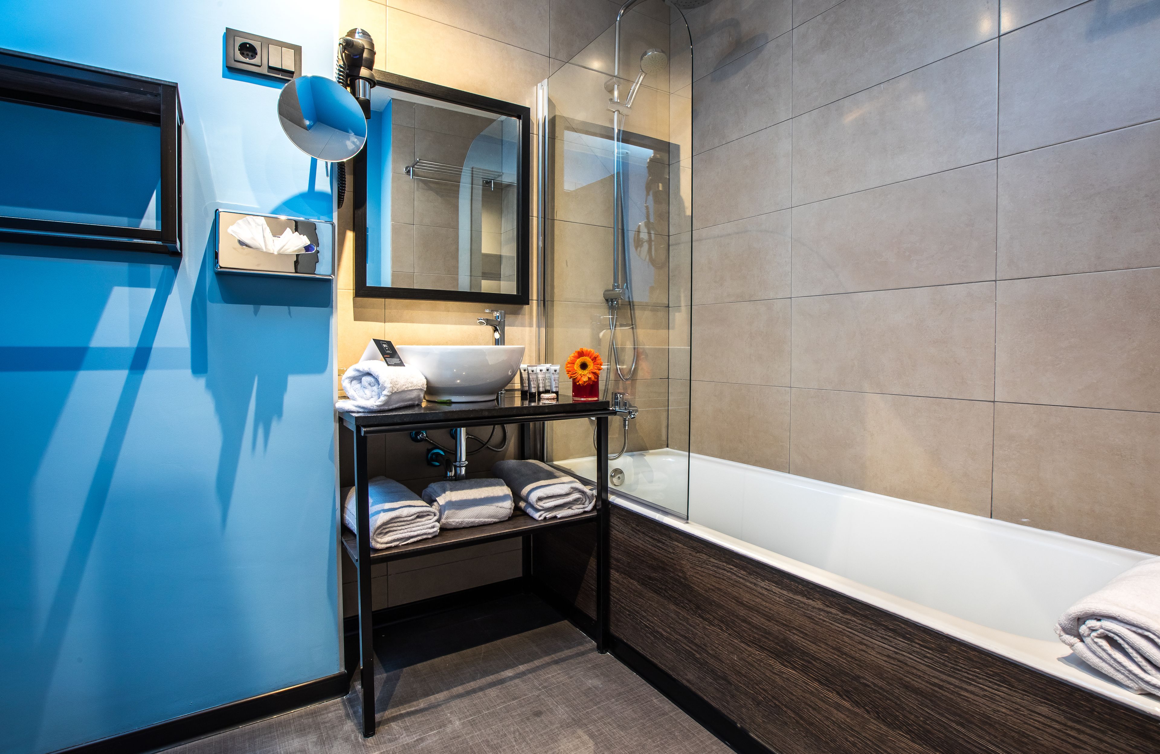 免费洗浴用品、吹风机、毛巾