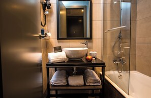 Doppia Economy | Bagno | Set di cortesia gratuito, asciugacapelli, asciugamani