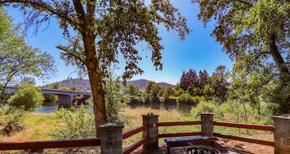 Riverfront Inn Roseburg