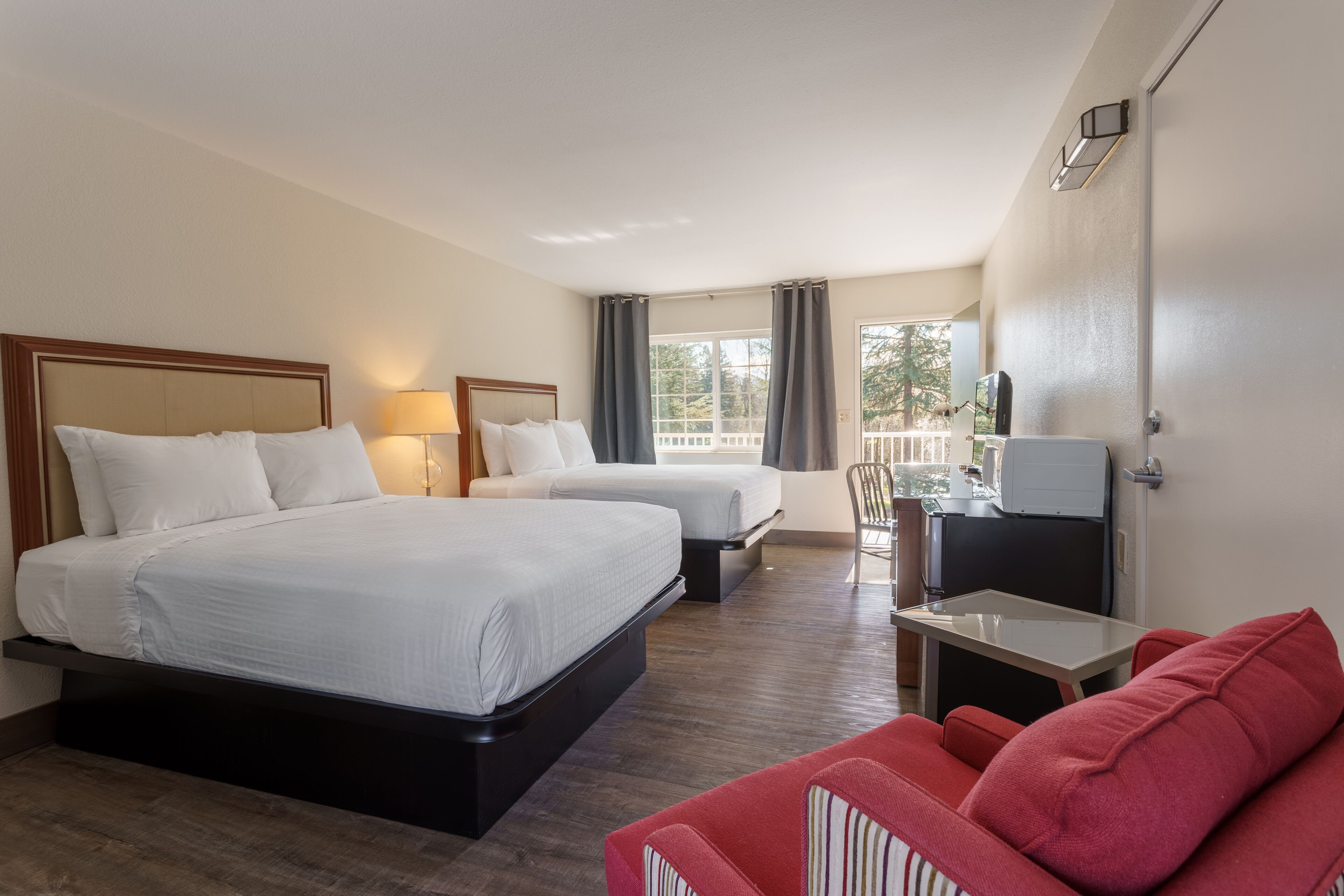 Een kluis op de kamer, verduisterende gordijnen