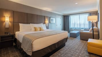 Bureau, espace de travail pour ordinateur portable, rideaux occultants