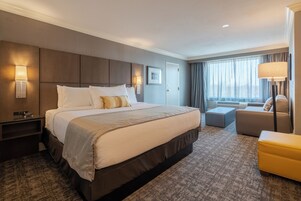 Deluxe Room, 1 King Bed with Sofa bed, Non Smoking, Microwave | Desk, laptop workspace, blackout drapes, soundproofing