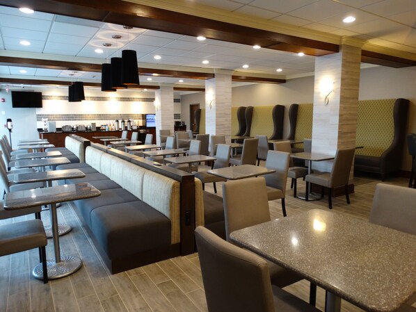 Free daily full breakfast - Best Western Premier Airport/expo Center Hotel (Louisville)