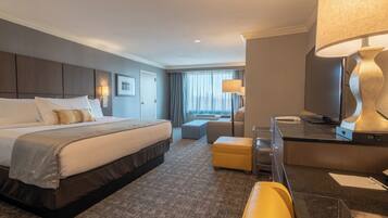 Deluxe Room, 1 King Bed with Sofa bed, Non Smoking, Microwave | Desk, laptop workspace, blackout drapes, soundproofing